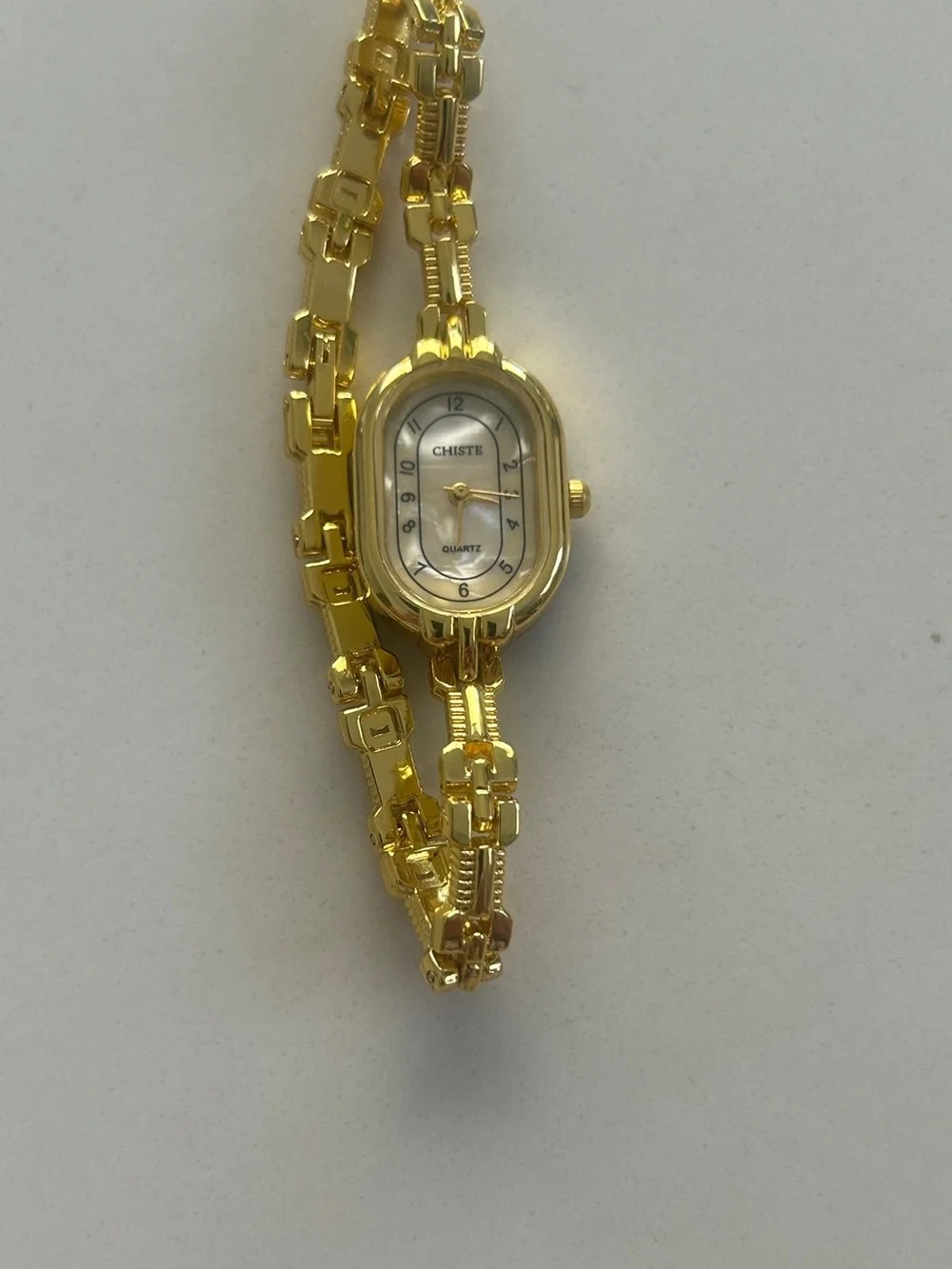 Chiste Quartz Gold-Tone Women's Oval vintage style look Bracelet Watch New